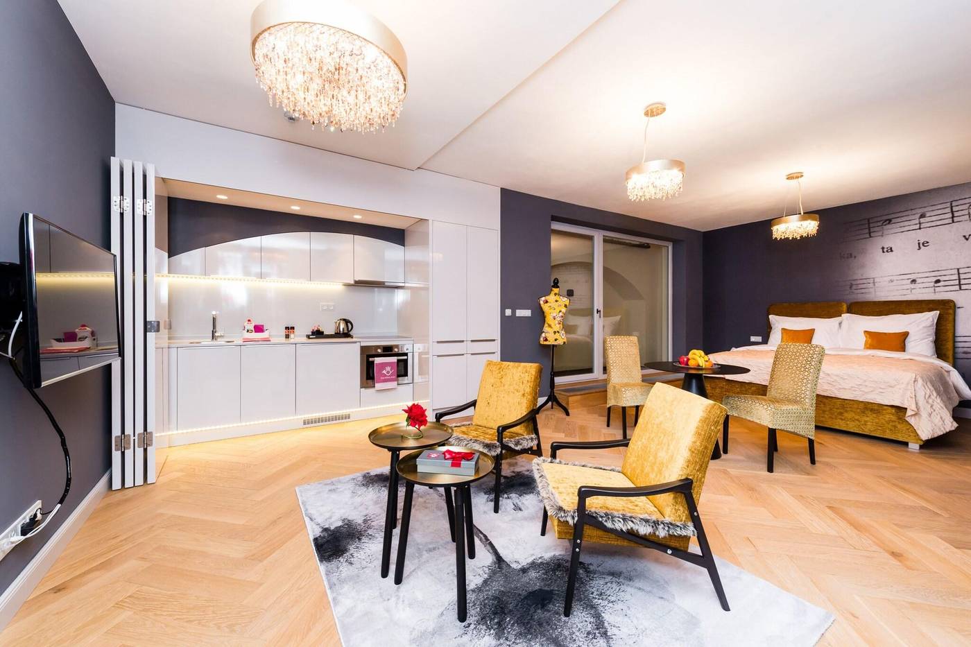 Old-Royal-Post-Hotel-Room-5