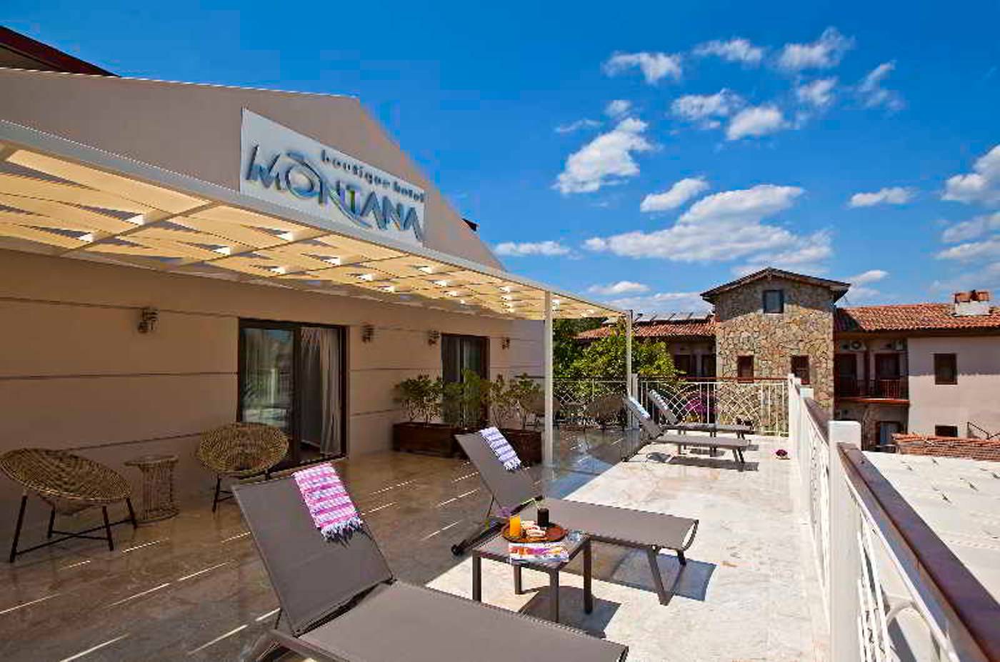Montana-Boutique-Hotel-Terrace-11