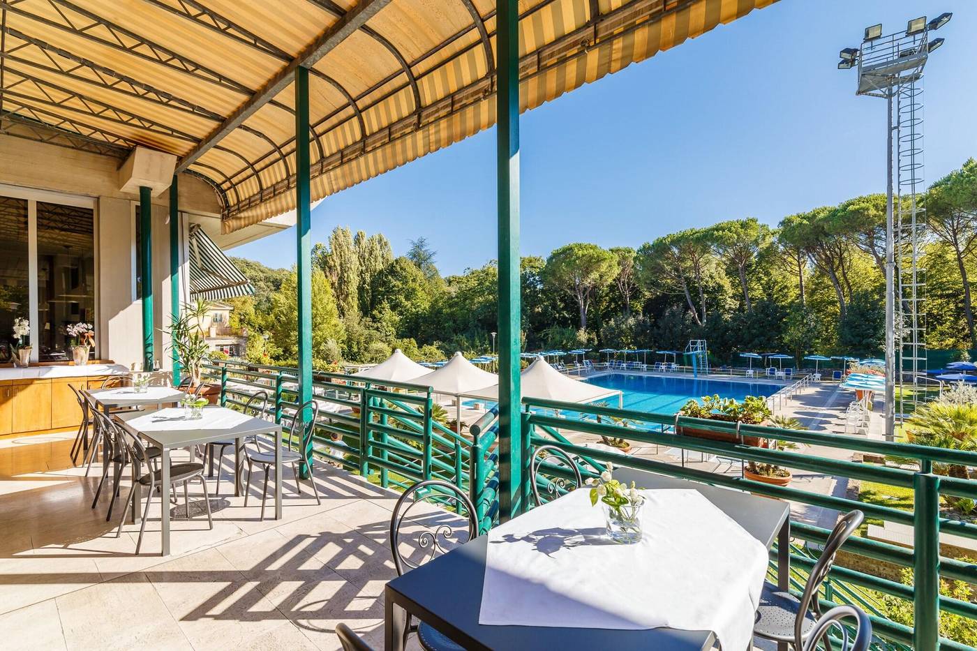 Country-Club-Terrace-38