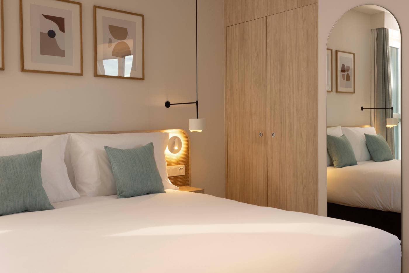 Staybridge-Suites-Malaga-Room-10