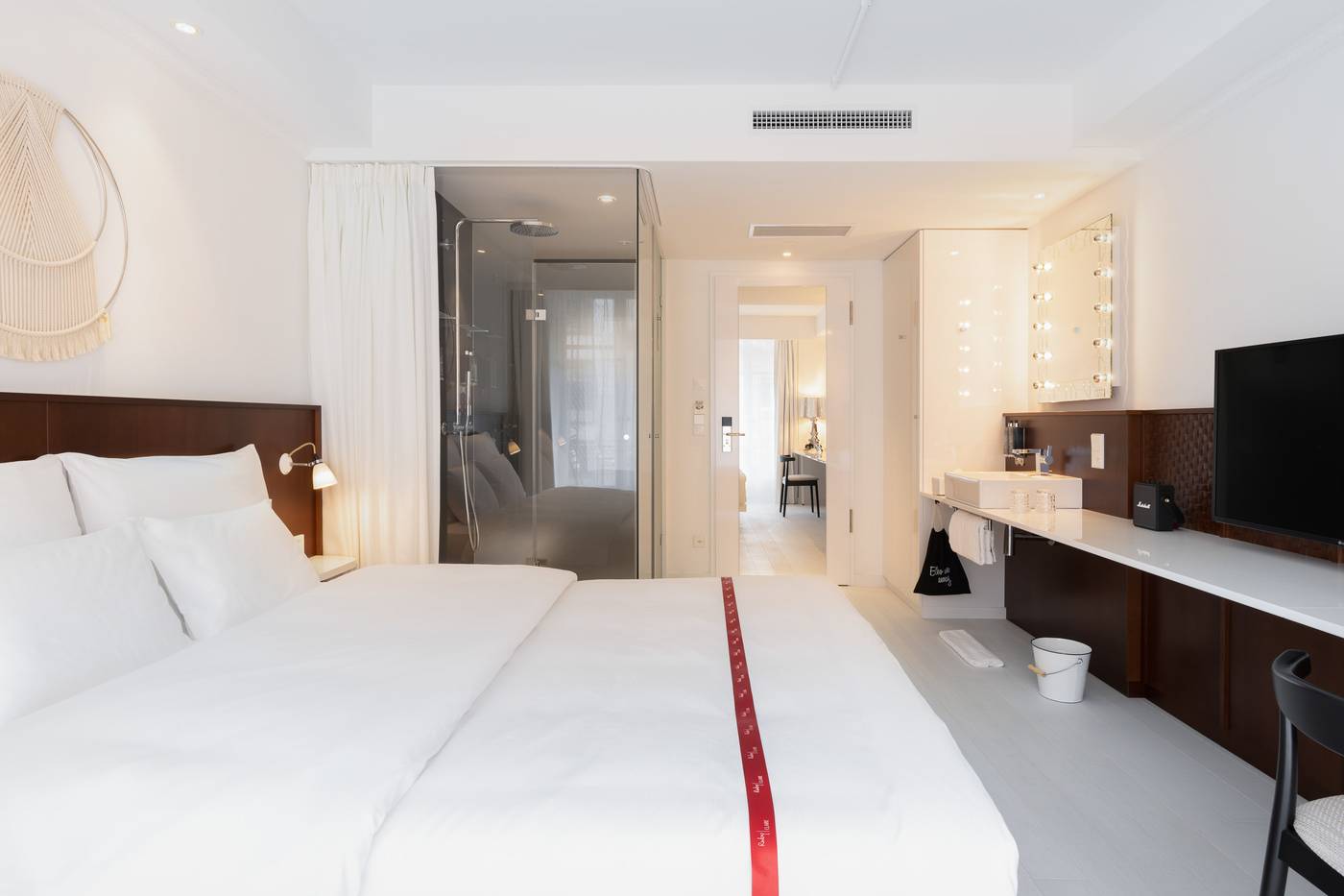 Ruby-Claire-Hotel---Bar-Room-17