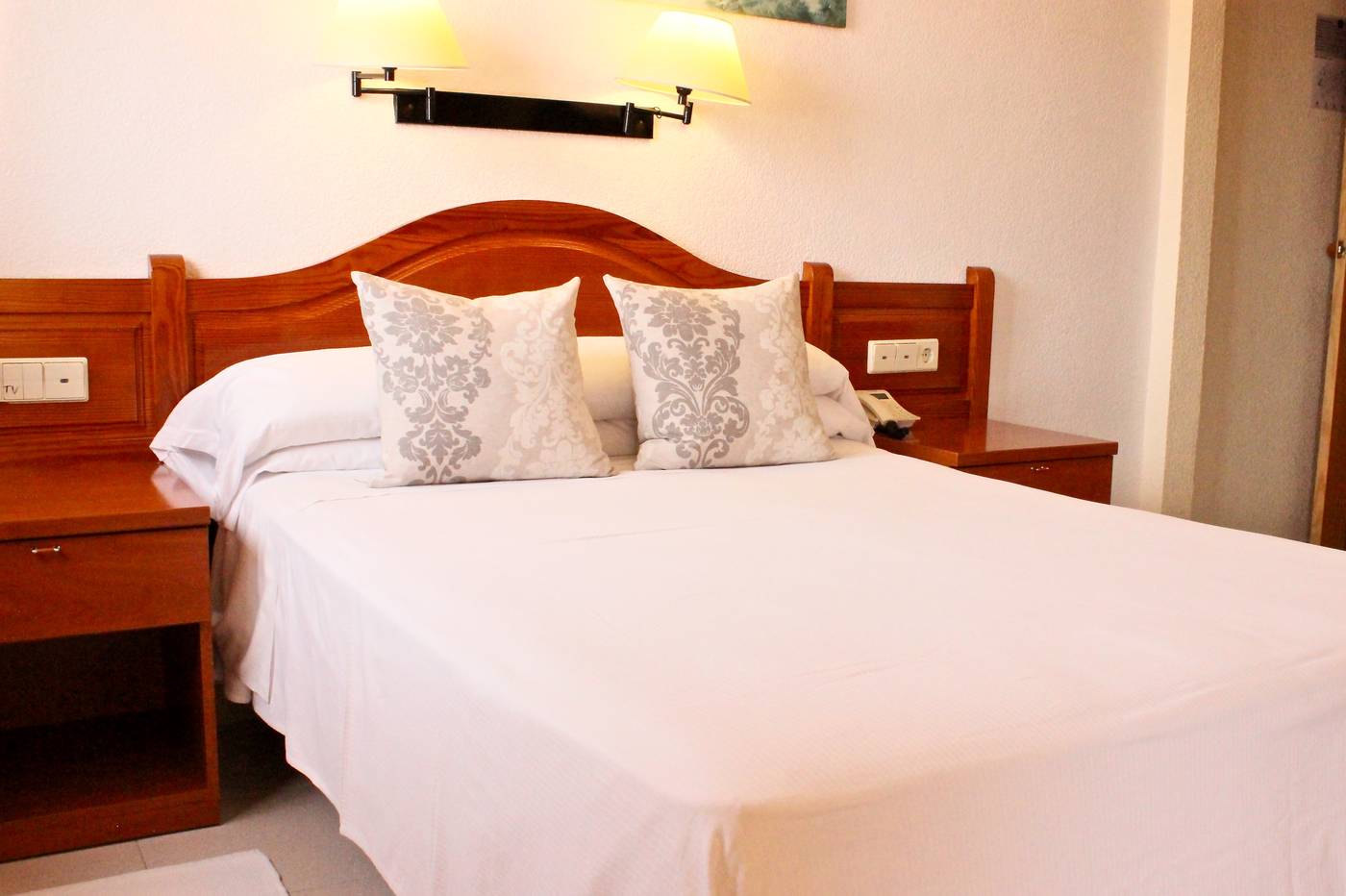 Ramada-Resort-by-Wyndham-Puerto-de-Mazarron-Room-42