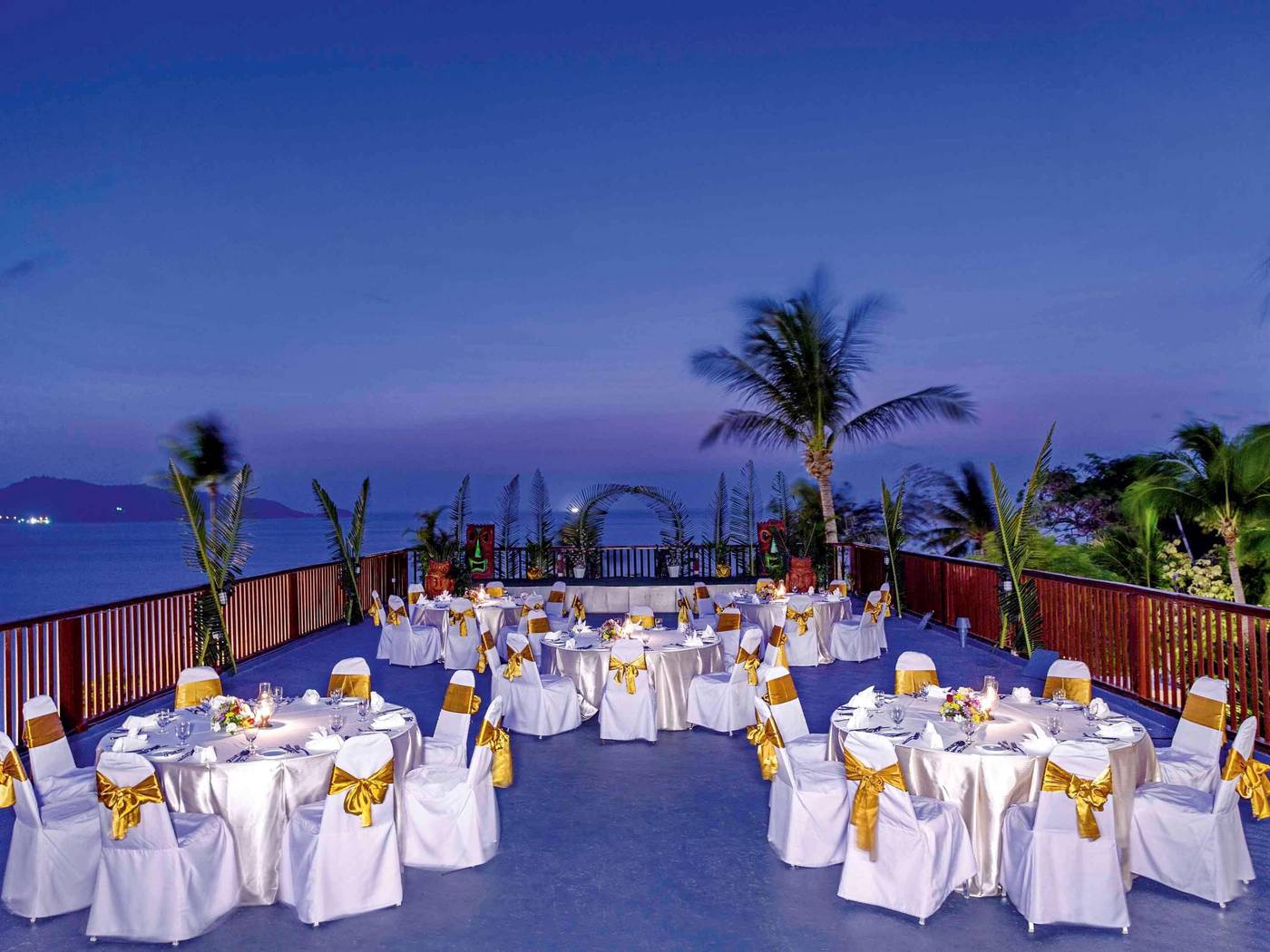 Novotel-Phuket-Resort-Restaurant-22