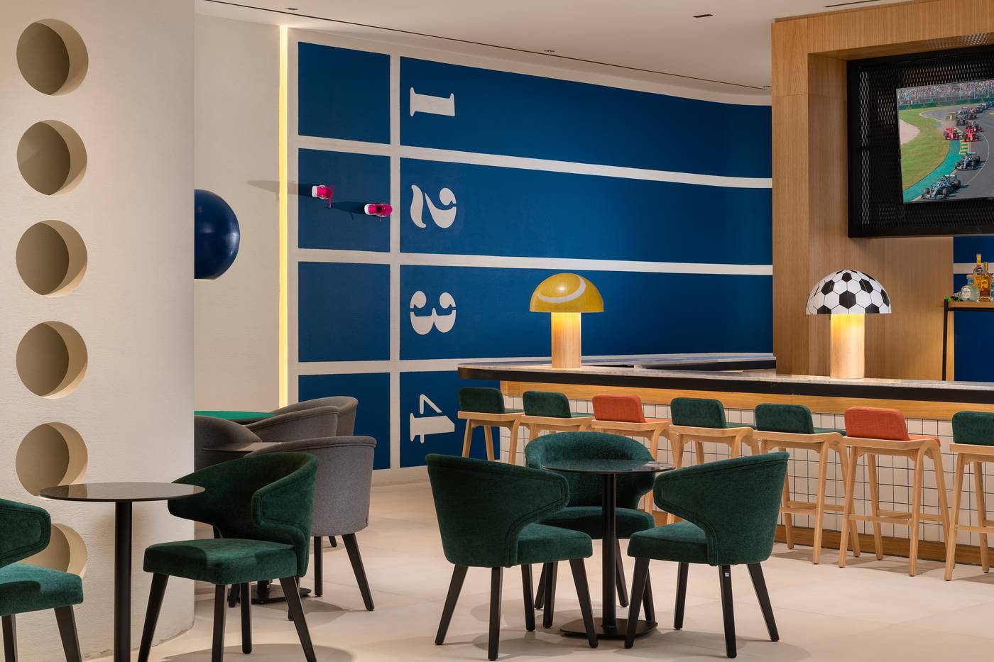 Kresten-Palace-Bar-51