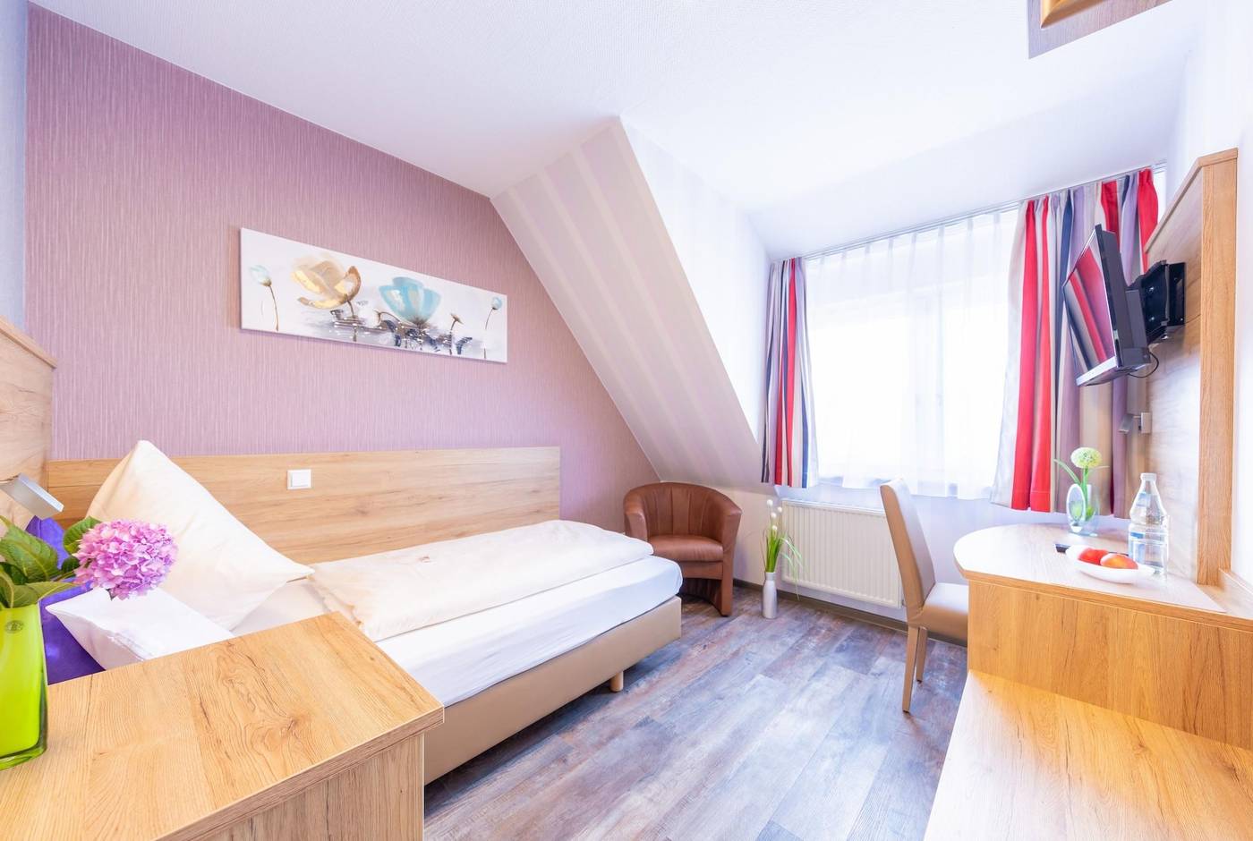 Hotel Reinhardtshof Garni-Germany-WOLFSCHLUGEN-General view-1