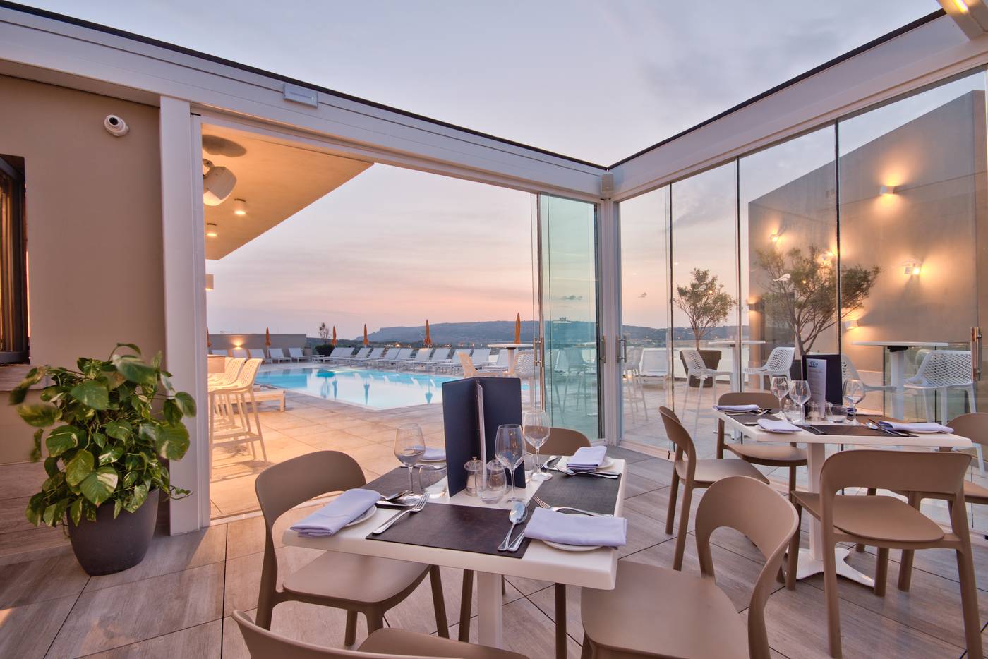 Luna-Holiday-Complex-Restaurant-18