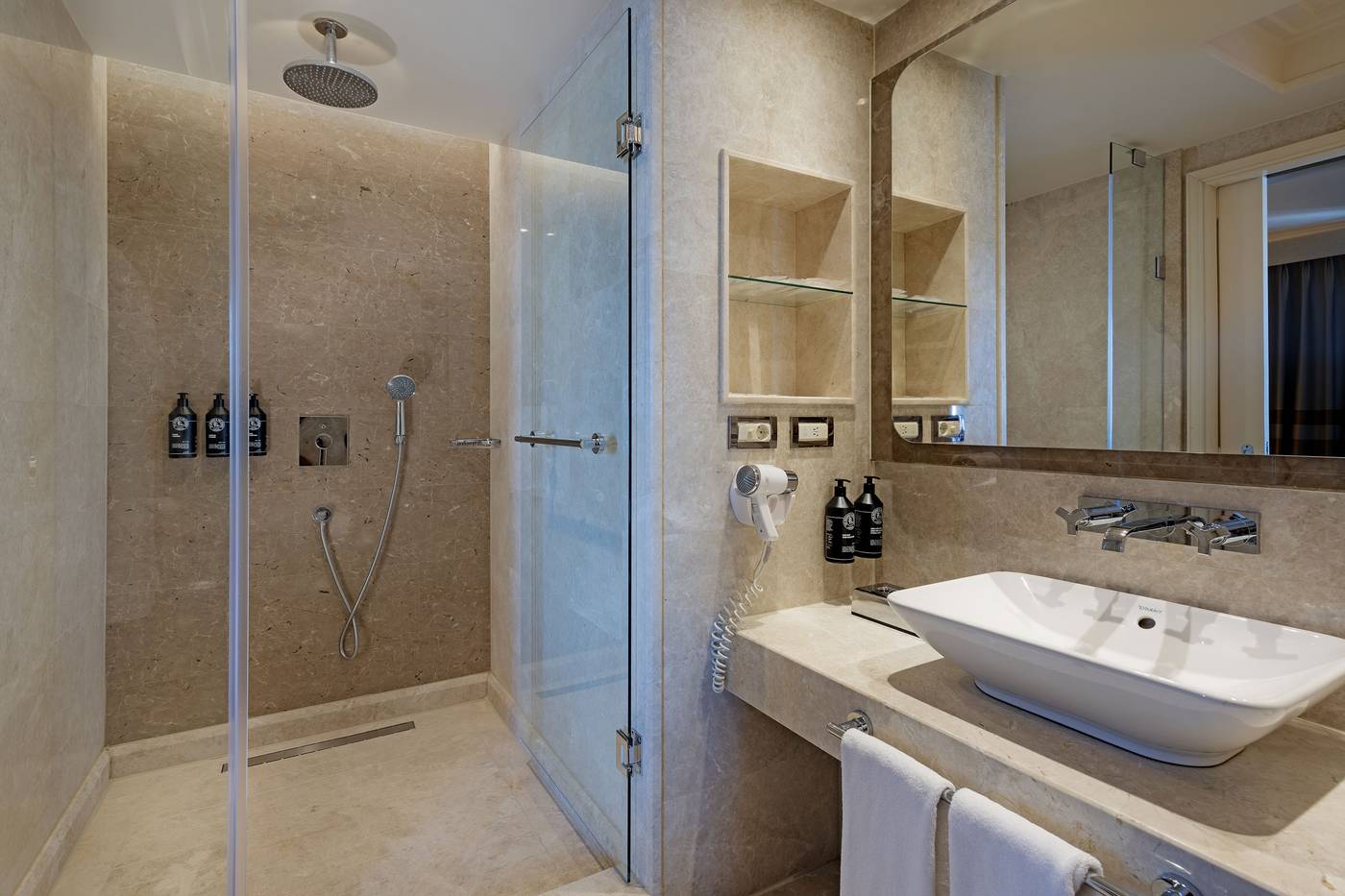 Titanic-City-Taksim-Room-35