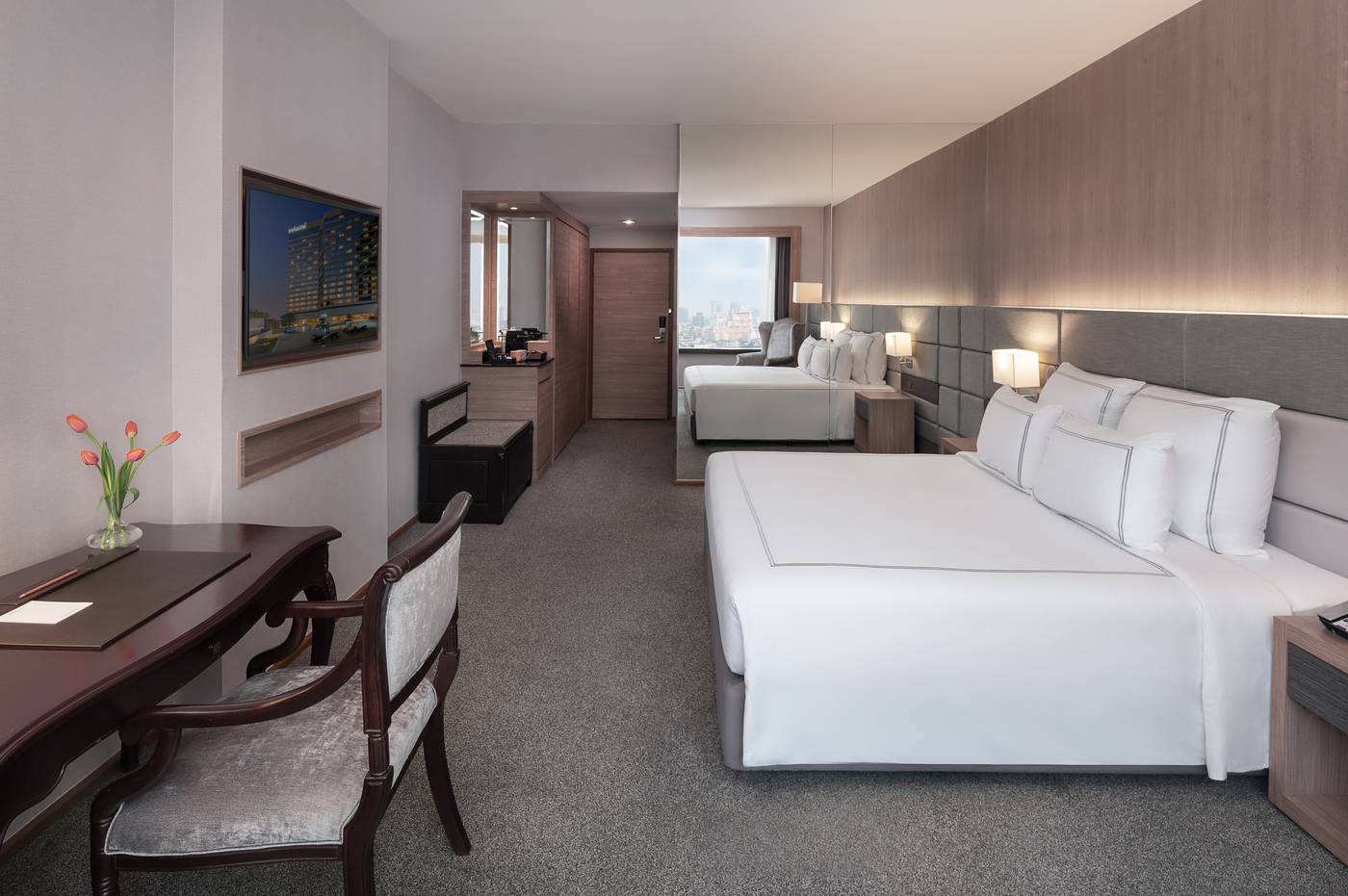 Swissotel-Bangkok-Ratchada-Room-10