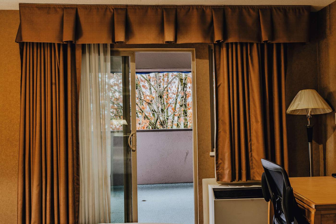 SureStay-Plus-Hotel-by-Best-Western-Coquitlam-Room-47
