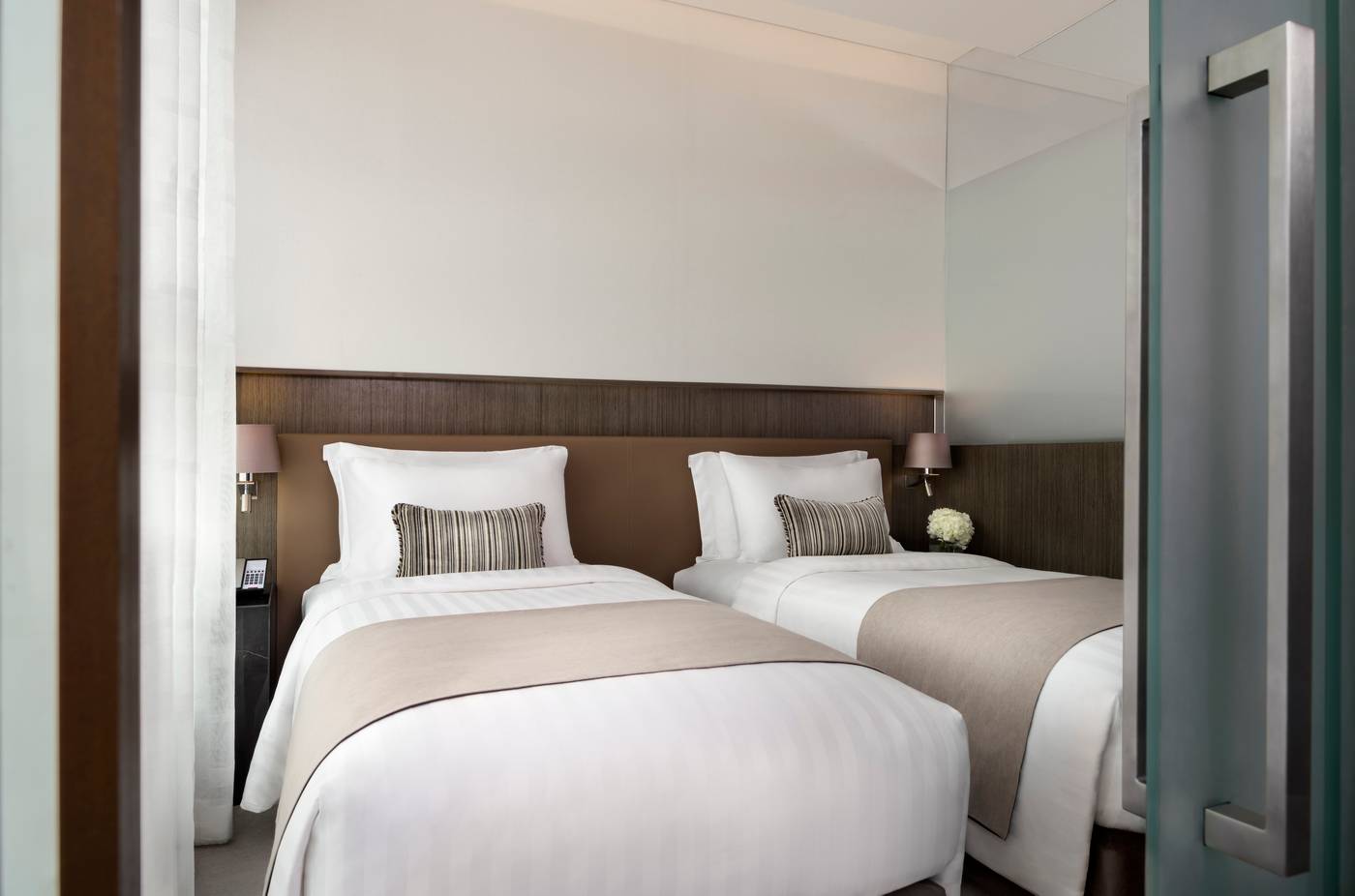 Lancaster-Bangkok-Room-50