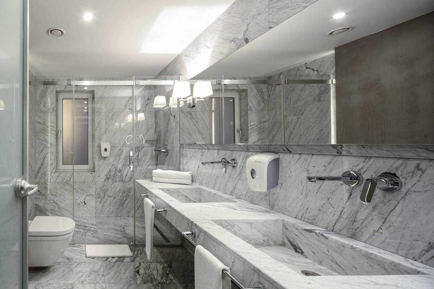 The-Gate-30-Suites-Hotel-Room-30