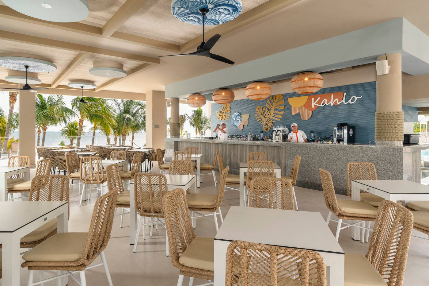 Riu-Caribe-All-Inclusive-Bar-44