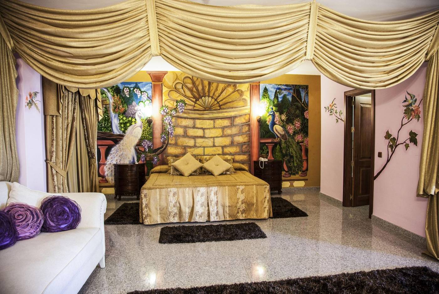 Hotel-Plaza-del-Castillo-Room-34