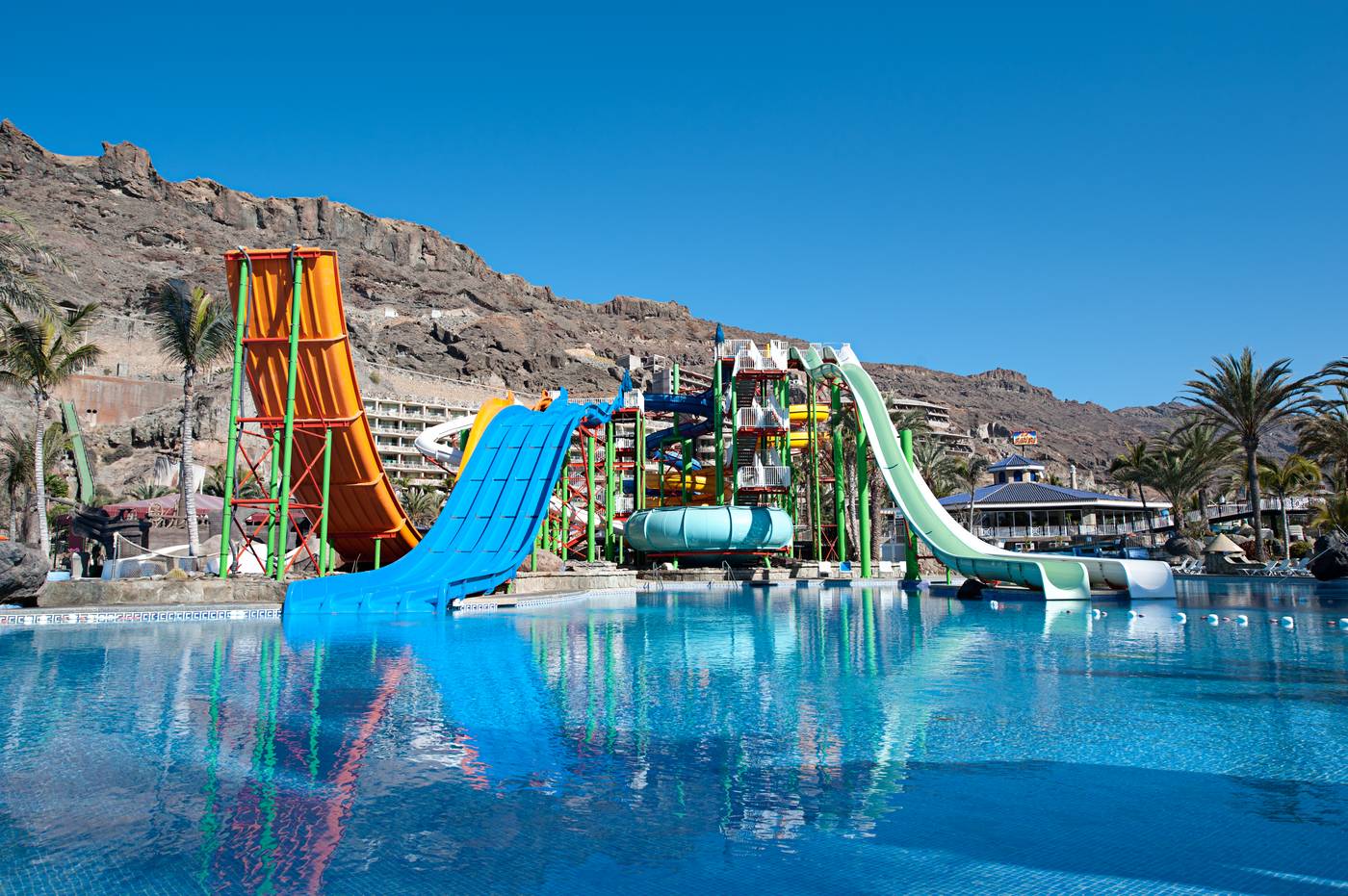 LIVVO-Lago-Taurito---Waterpark-Sports-and-Entertainment-3