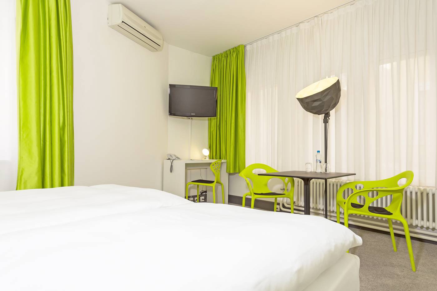 Hotel City Inn-Switzerland-BASEL-Room-9