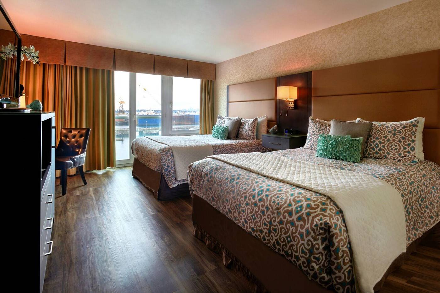 The-Lonsdale-Quay-Room-18