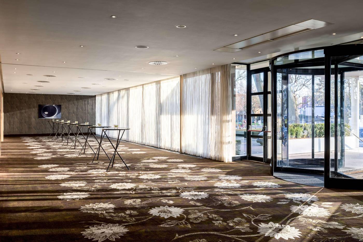 Hilton-Amsterdam-Lobby-16