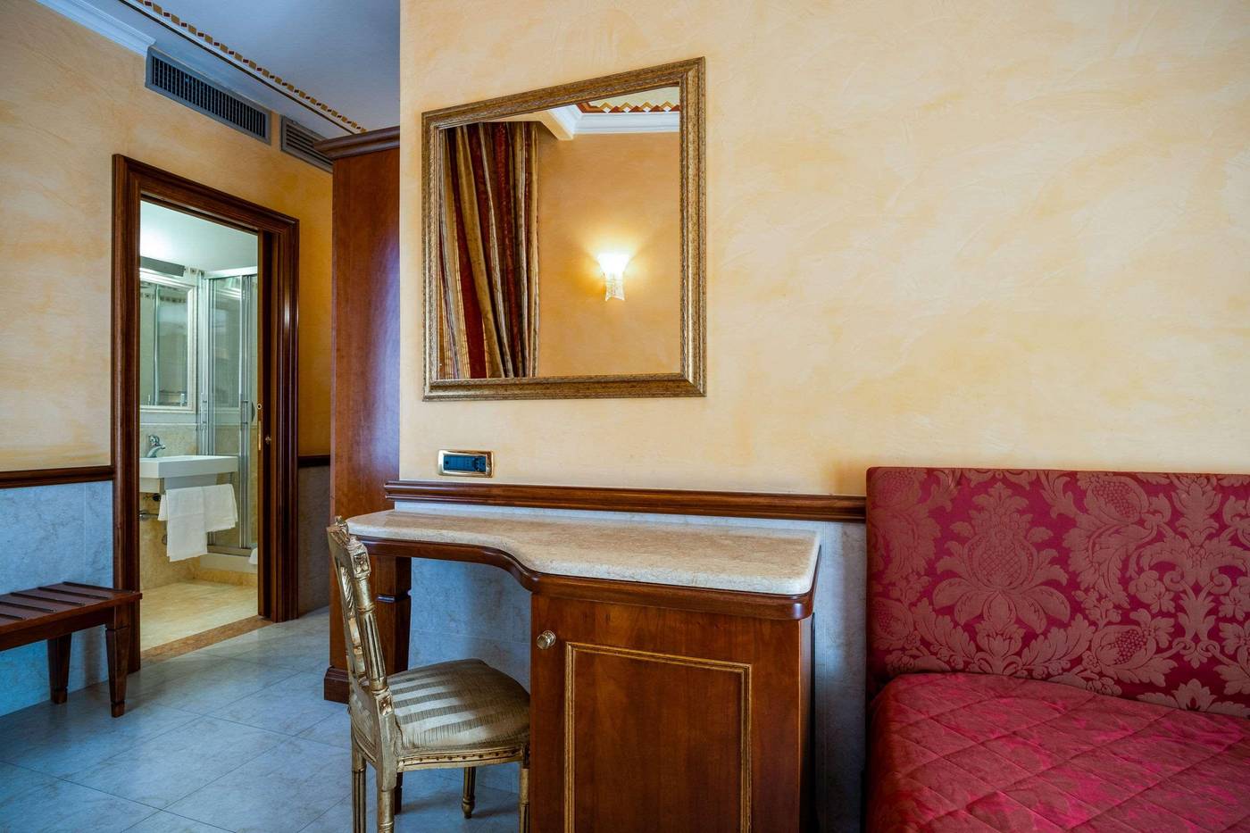 Clarion-Collection-Hotel-Principessa-Isabella-Room-24