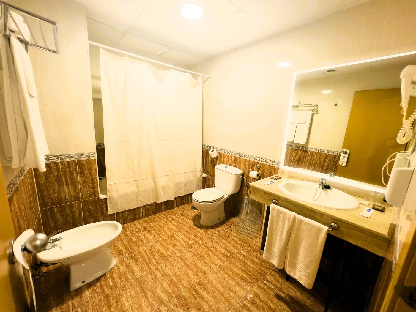 Sol-y-Sombra-Room-31