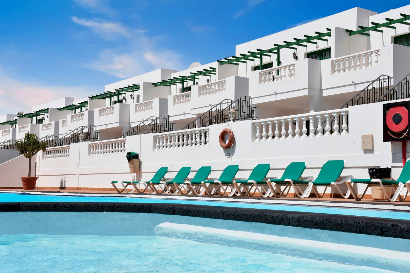 Tisalaya-Apartments-Pool-2