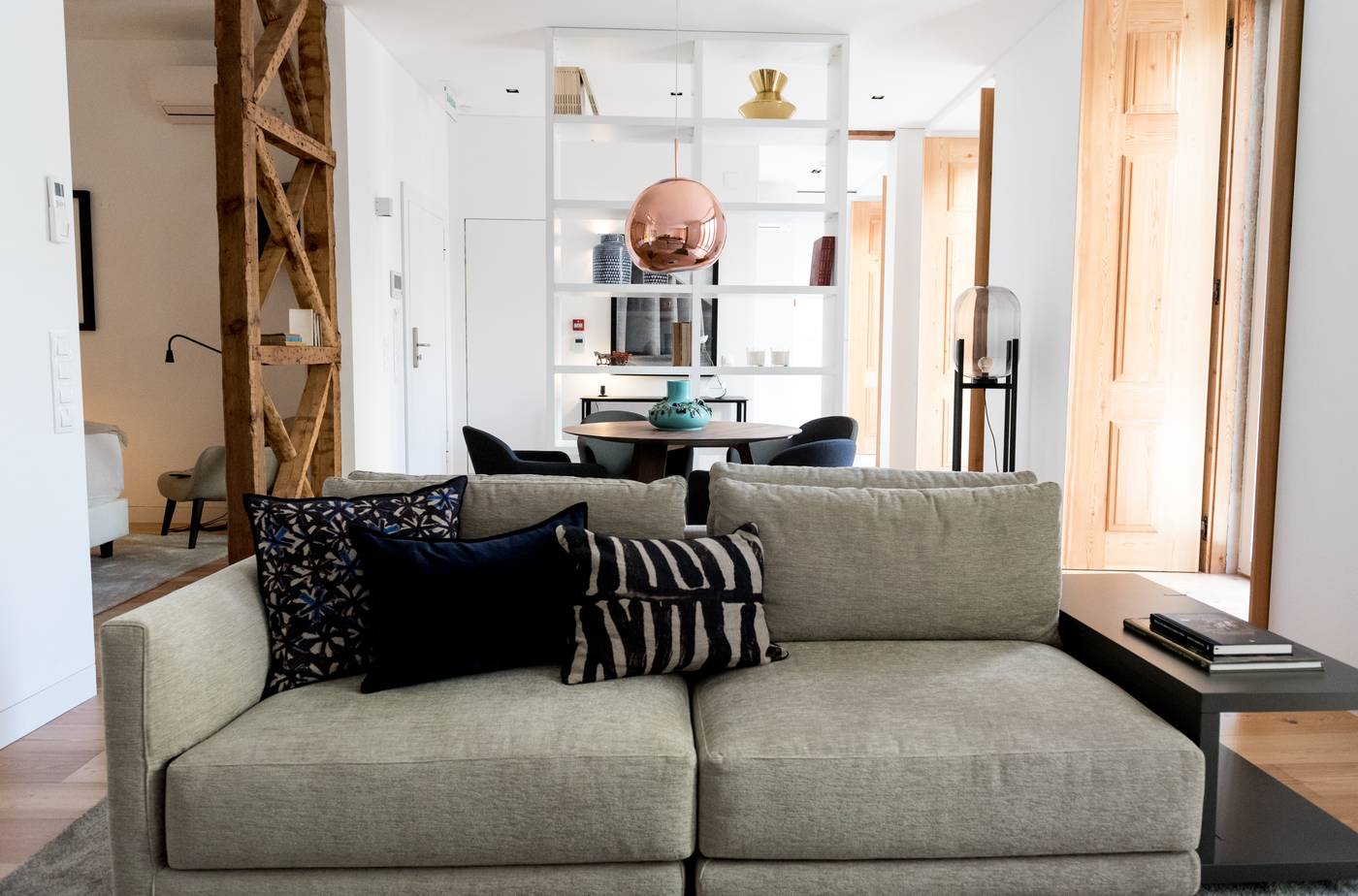 Flora-Chiado-Apartments-Room-26