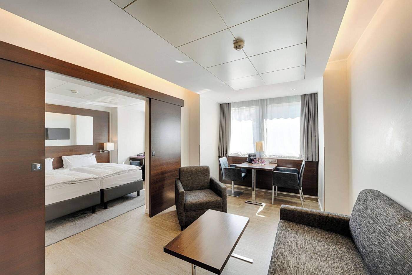 Park-Inn-by-Radisson-Berlin-Alexanderplatz-Room-34