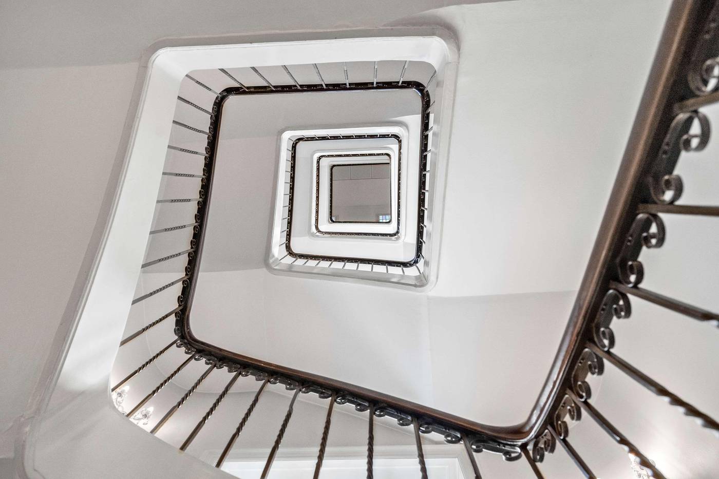 Best-Western-Hotel-Hebron-Lobby-8