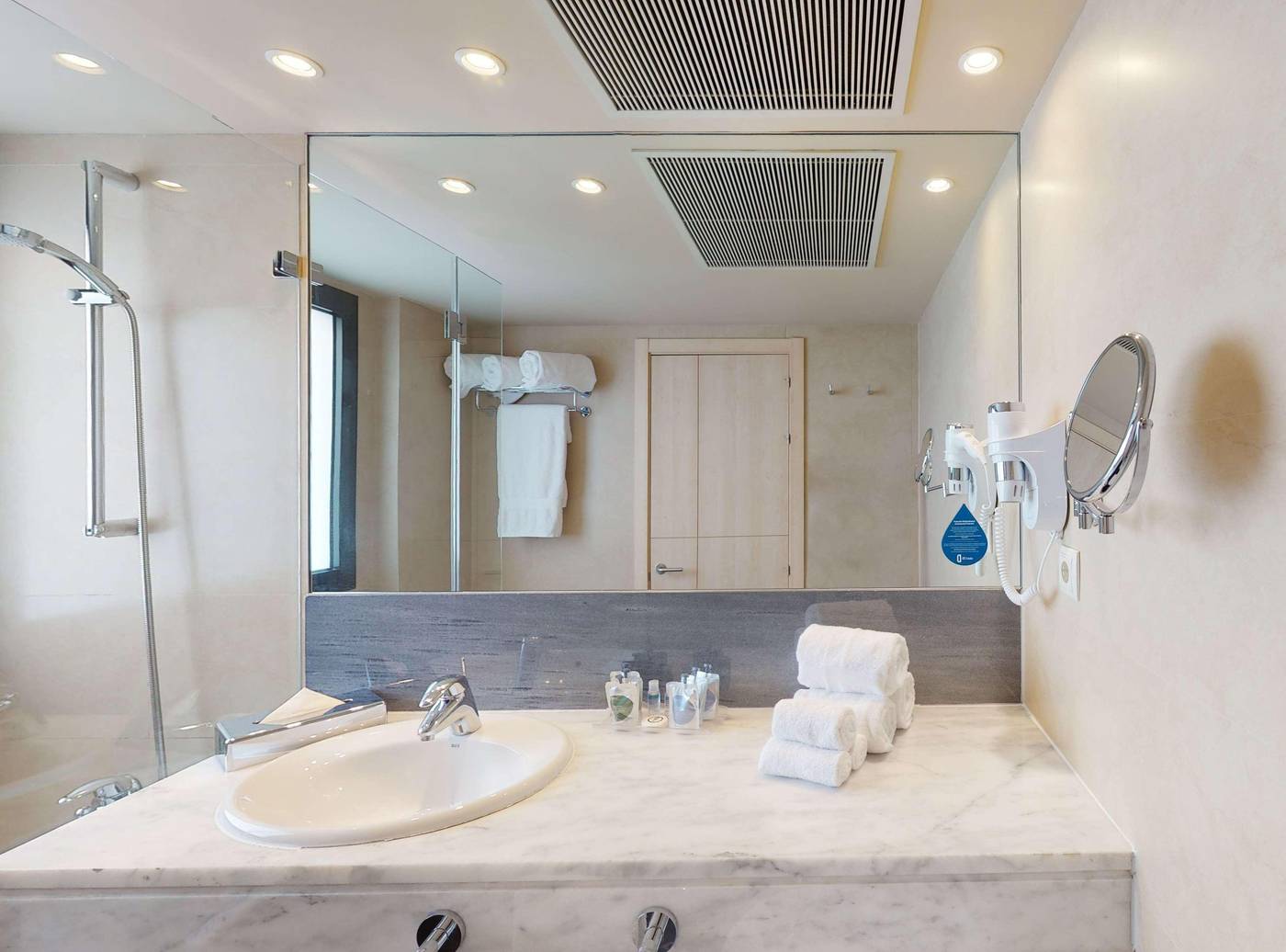 Paseo-del-Arte-Room-56