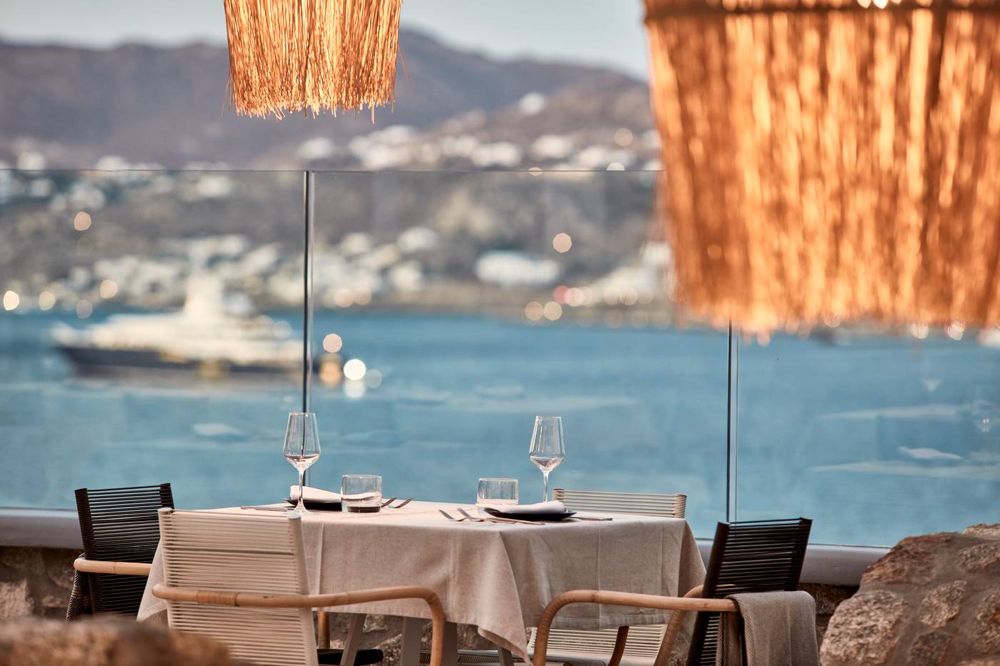 Mykonos-No5-Luxury-Suites---Villas-Restaurant-18