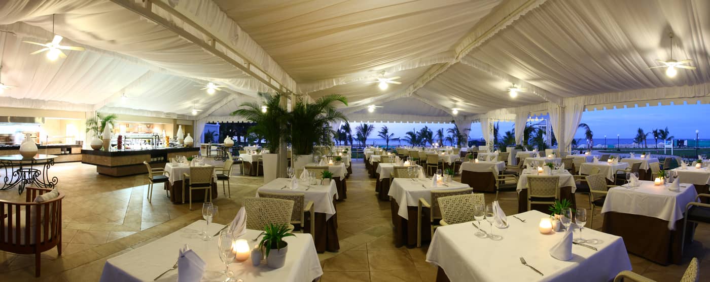 Luxury-Bahia-Principe-Runaway-Bay-All-Inclusive-Adults-Only-Bar-52