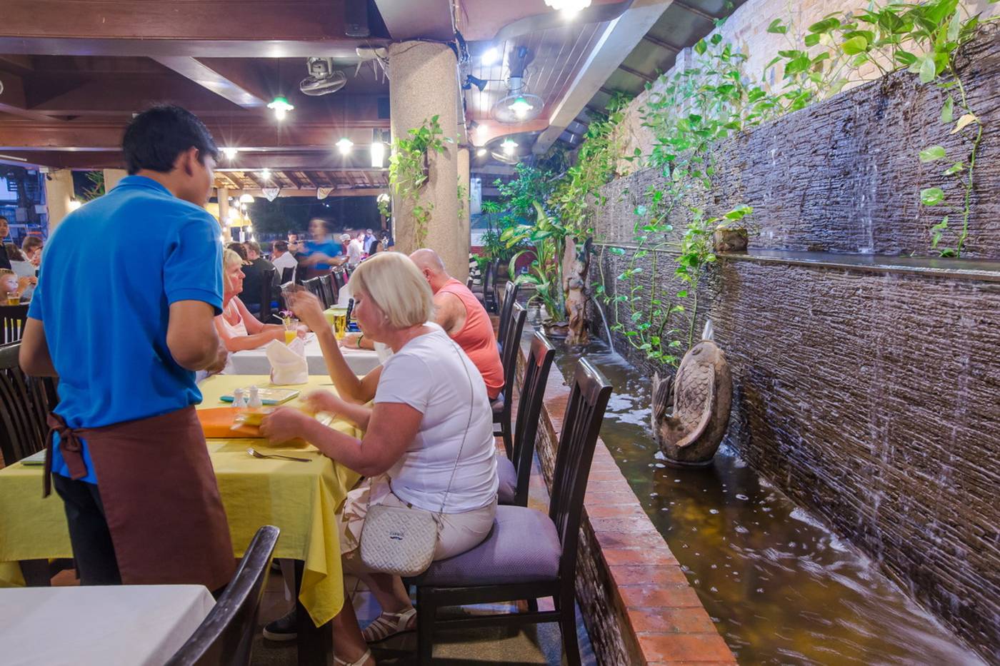 Kata-Poolside-Resort-Restaurant-14