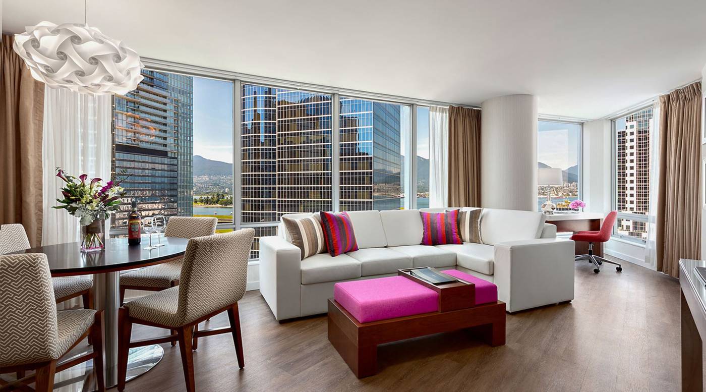 Auberge-Vancouver-Hotel-Room-5