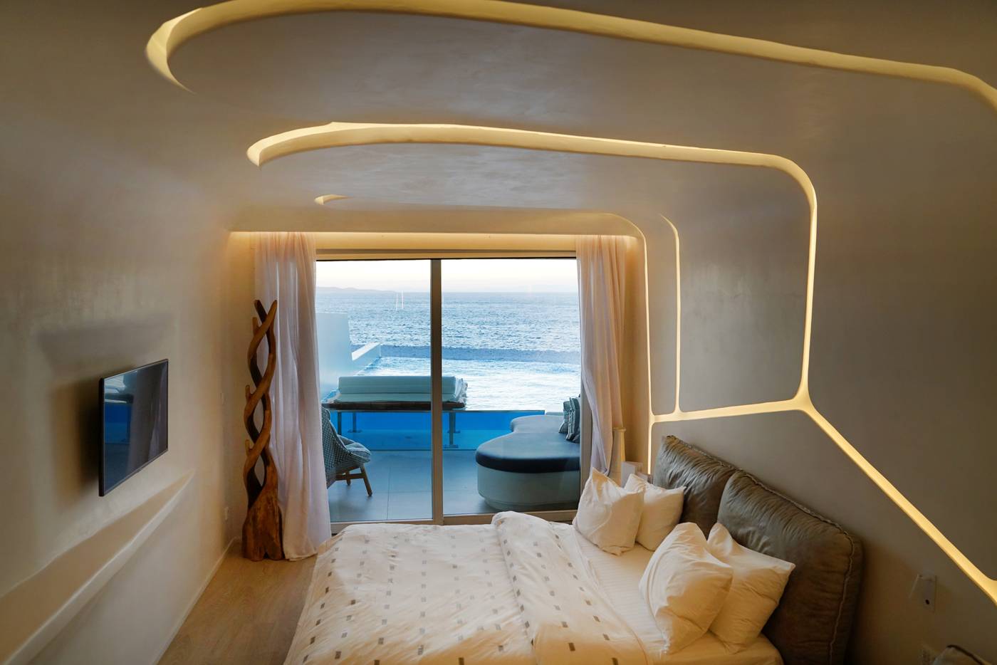 Cavo-Tagoo-Hotel-Room-22