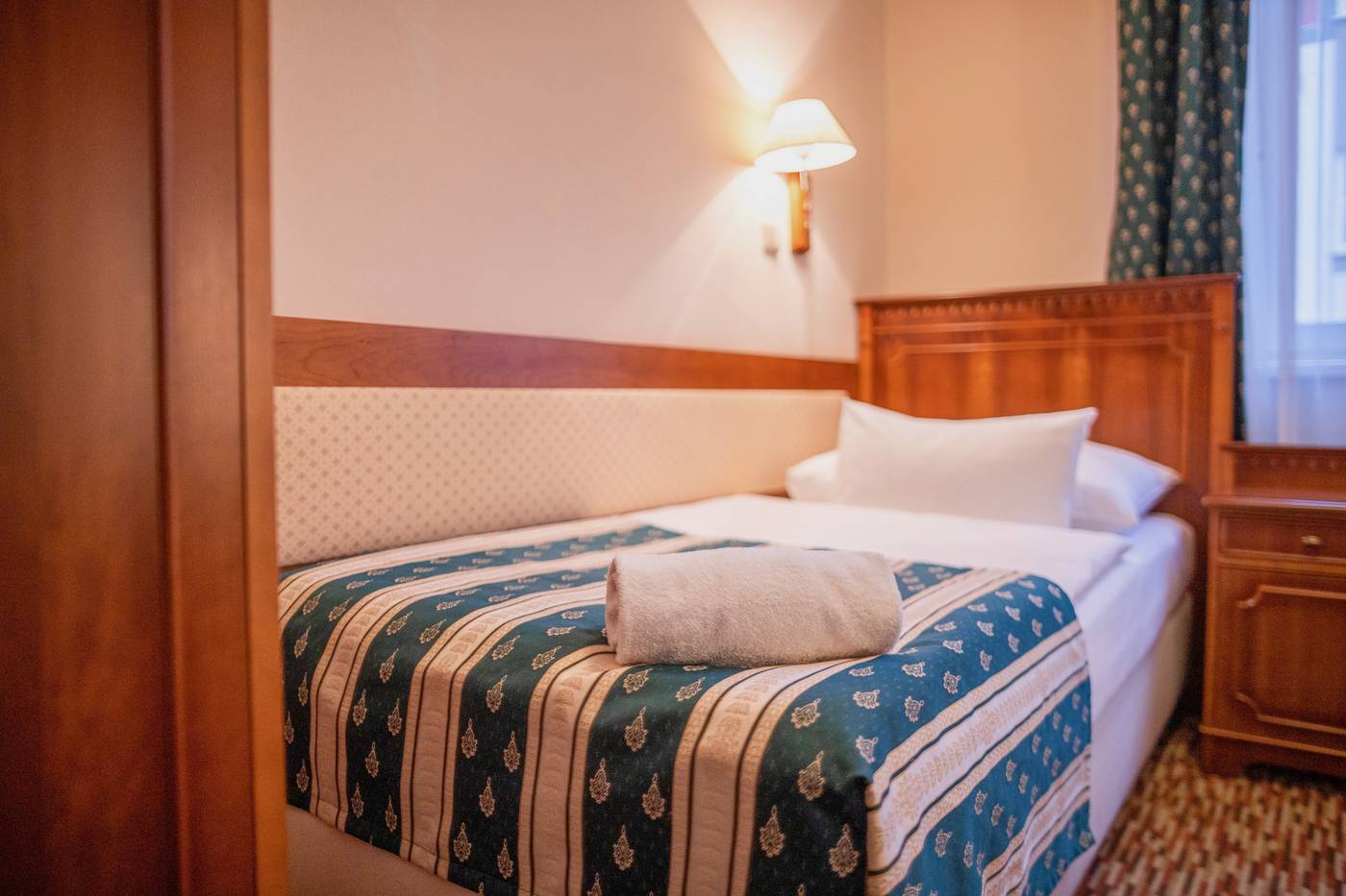 Hotel-Meteor-Plaza-Prague-Room-20