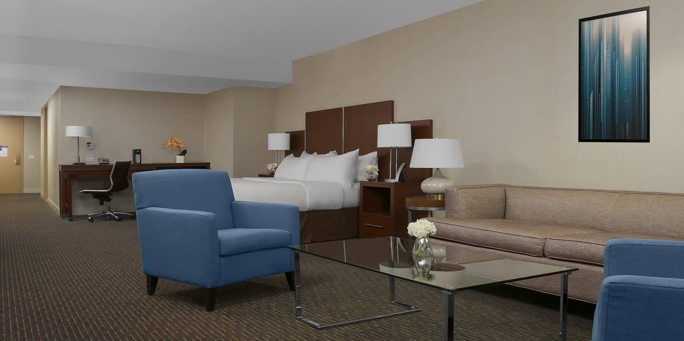 The-Manhattan-at-Times-Square-Hotel-Room-40