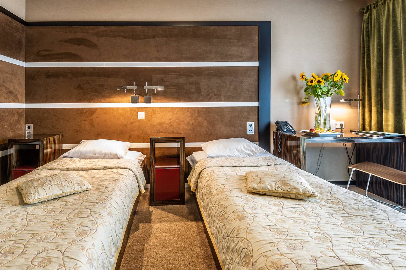 Hotel-Niebieski-Art-Hotel---Spa-Room-29