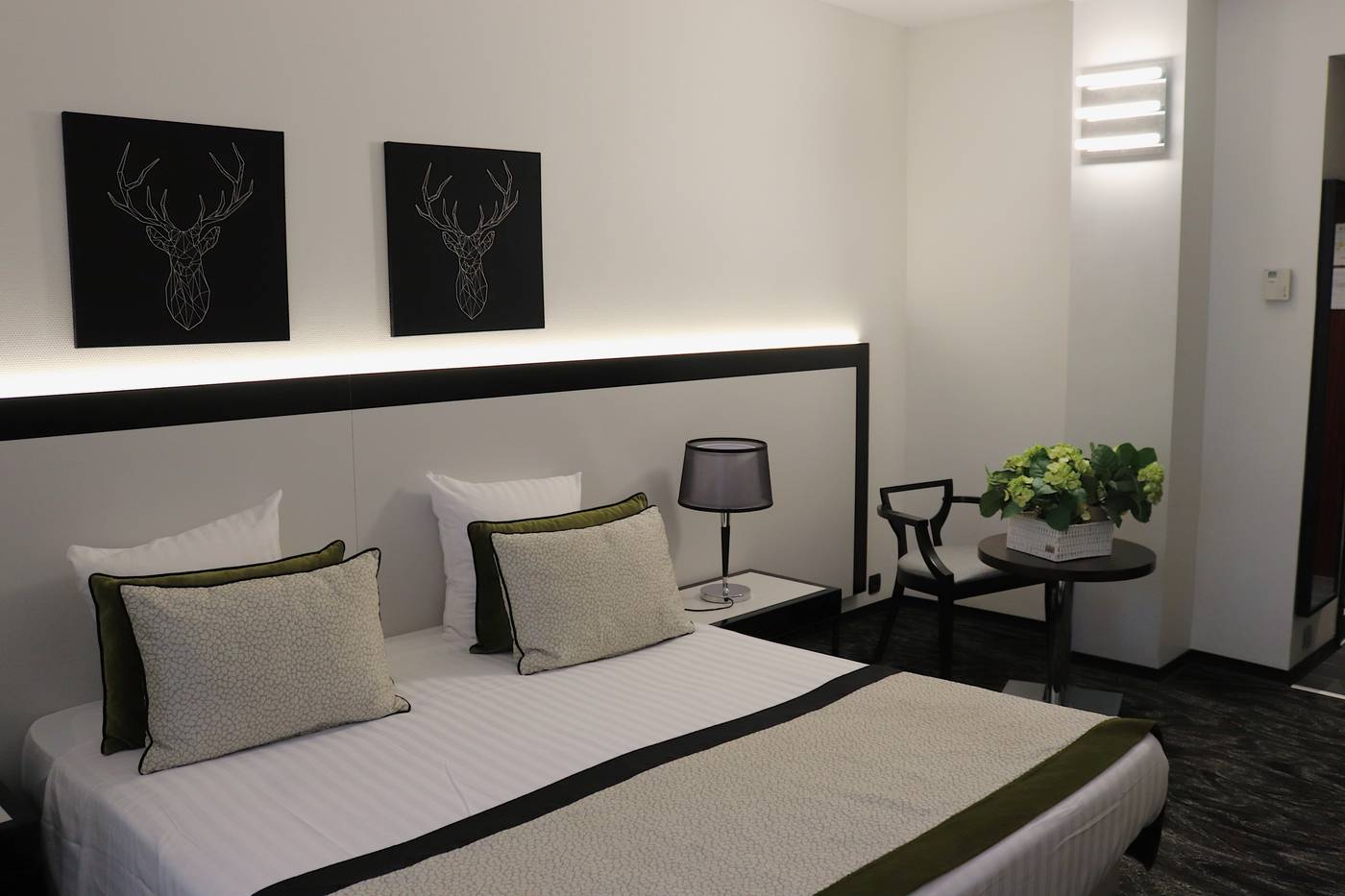 Floris-Arlequin-Grand-Place-Room-20