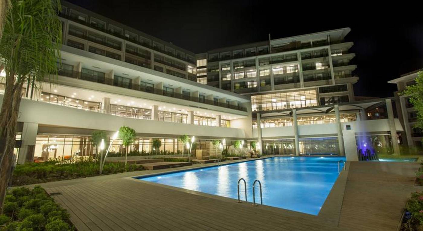 The-Sense-De-Luxe-Hotel-Pool-13