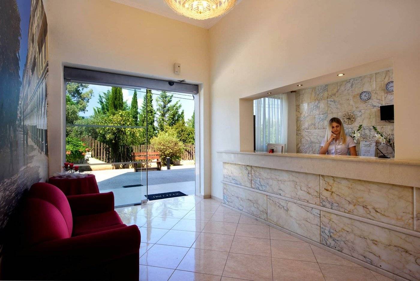 Amalia-Hotel-Lobby-30