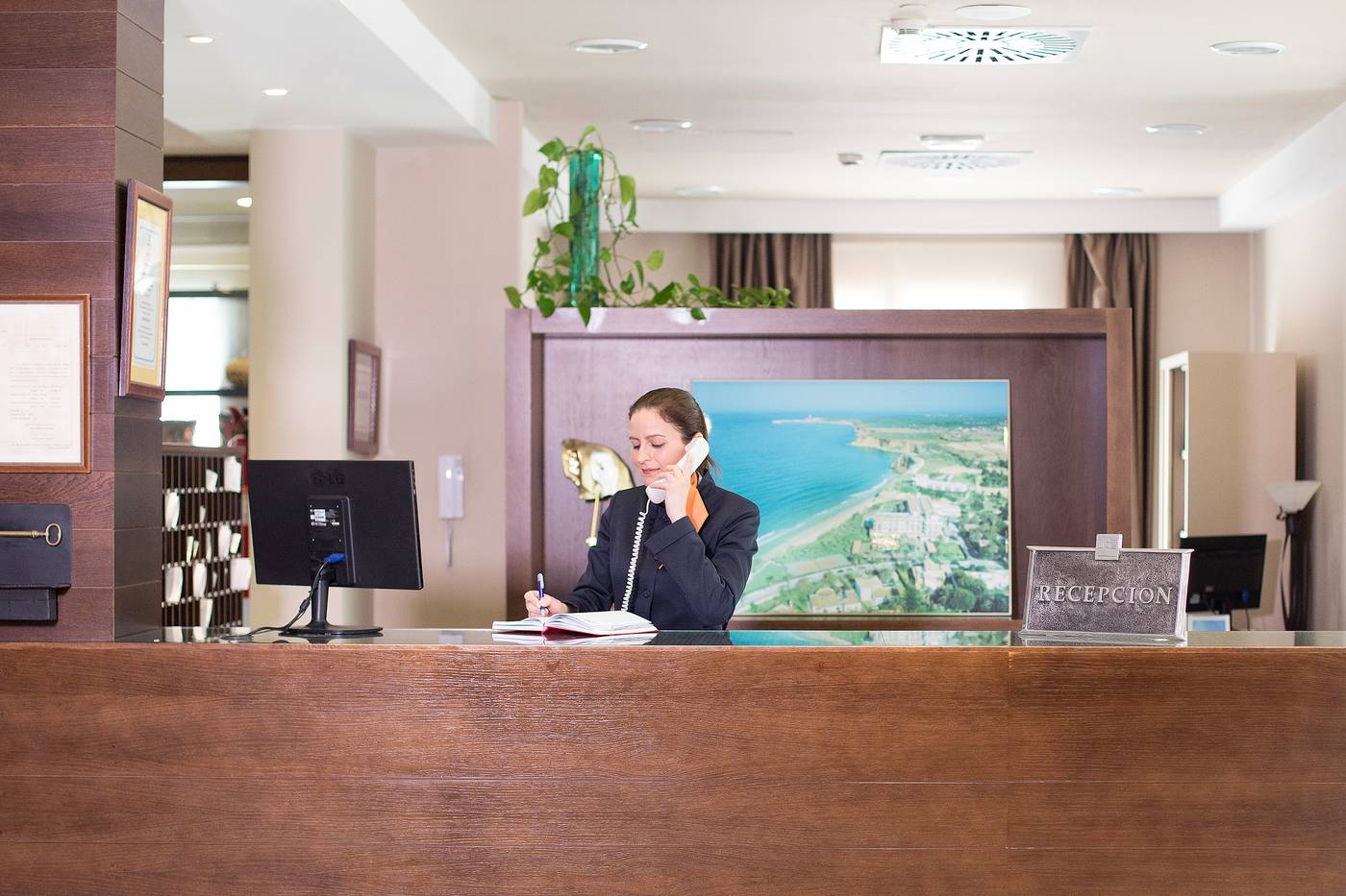 Hipotels-Flamenco-Conil-Lobby-37