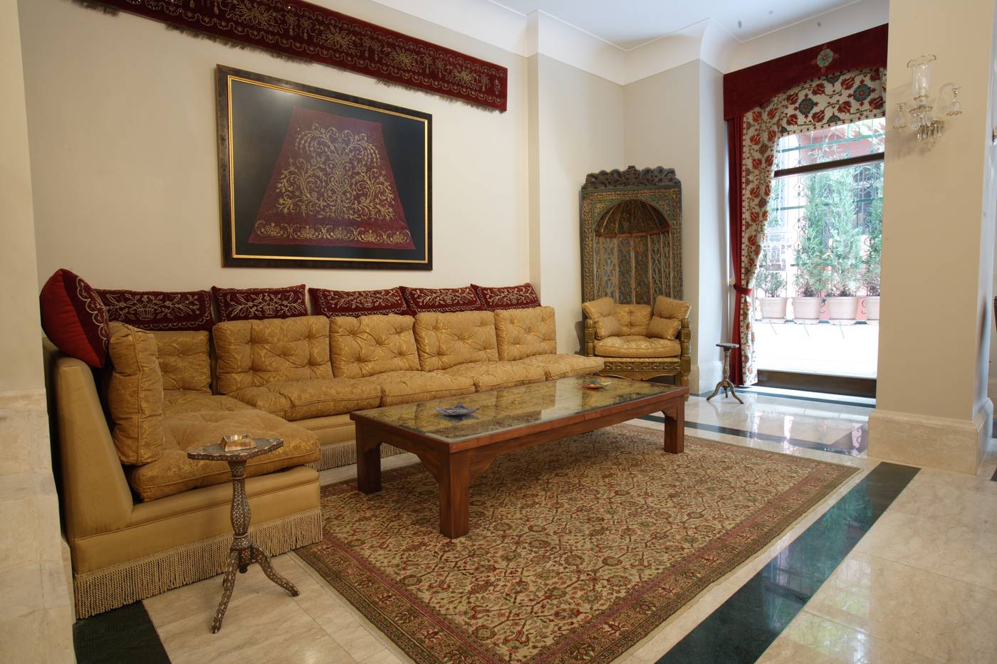 Sultanhan-Boutique-Lobby-13