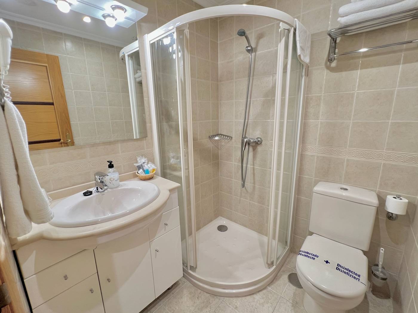 Mediterraneo-Real-Room-44