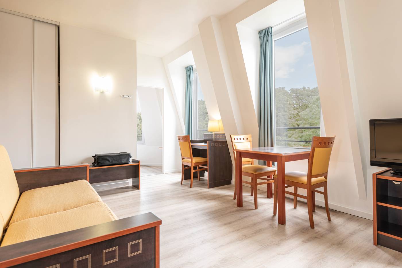 Aparthotel-Adagio-access-Paris-Philippe-Auguste-Room-4