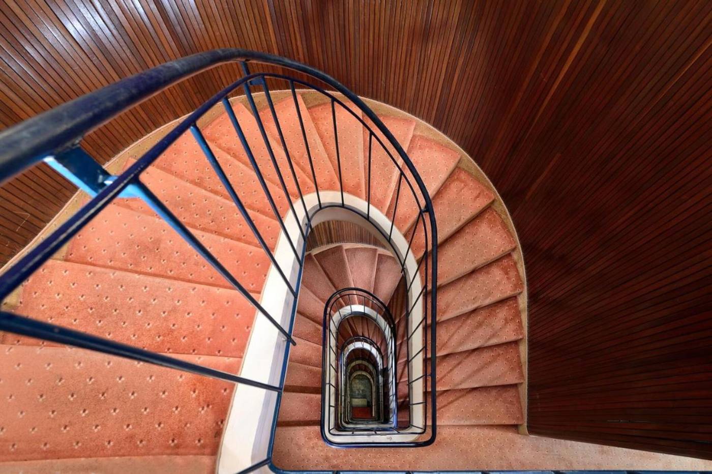 Ambassador-Tre-Rose-Lobby-9