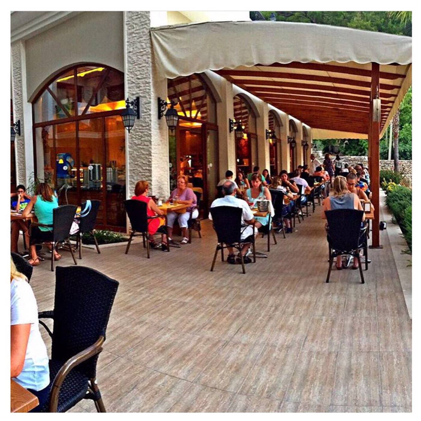 Meril-Hotel-Restaurant-23