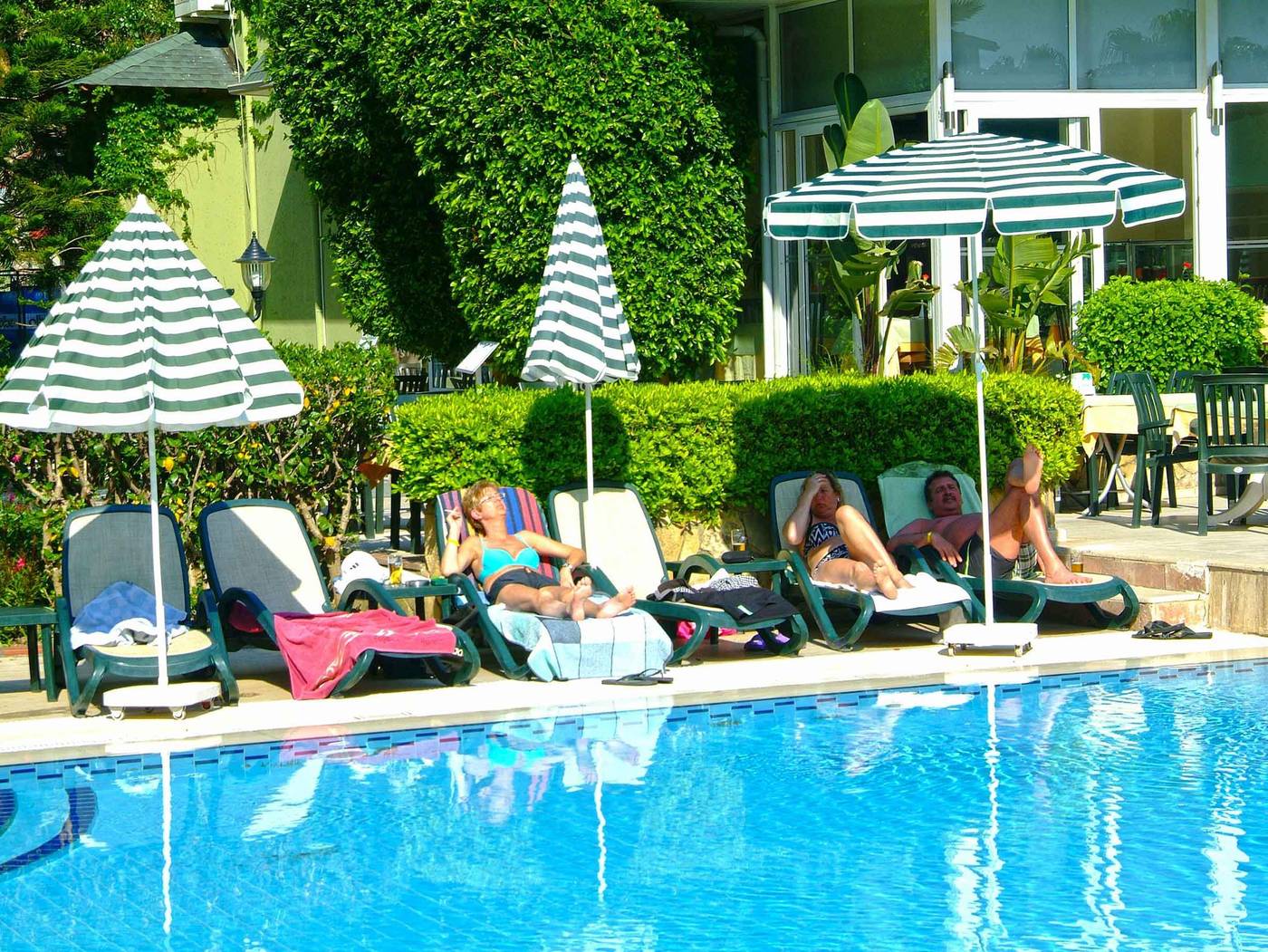 Gardenia-Beach-Pool-22