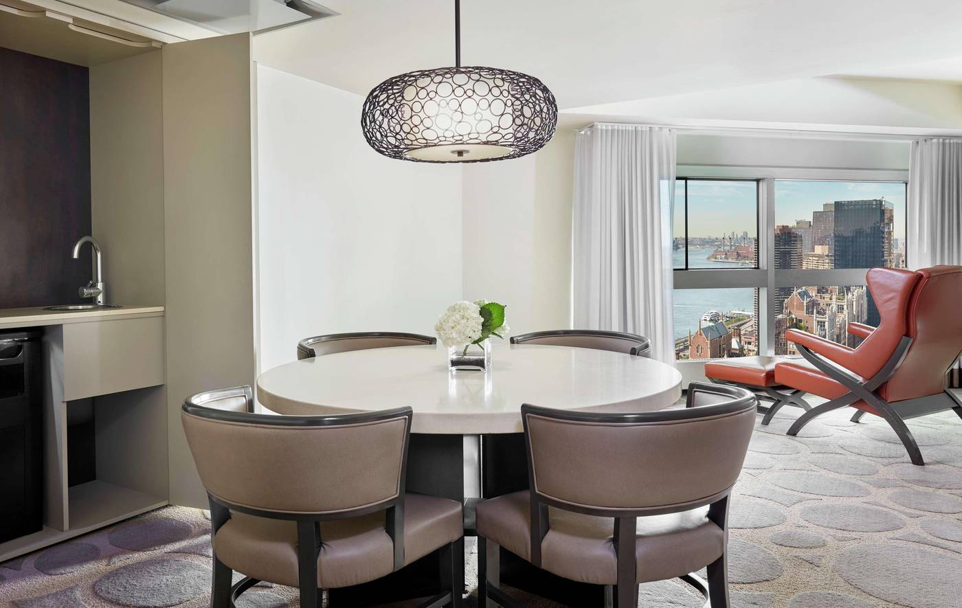 Millennium-Hilton-New-York-One-UN-Plaza-Room-22