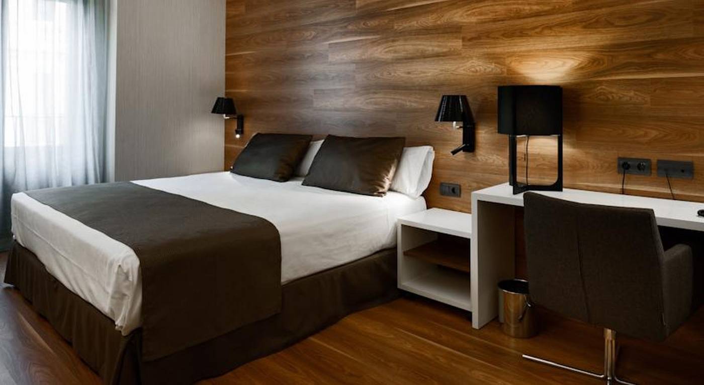 Catalonia-Puerta-del-Sol-Room-44