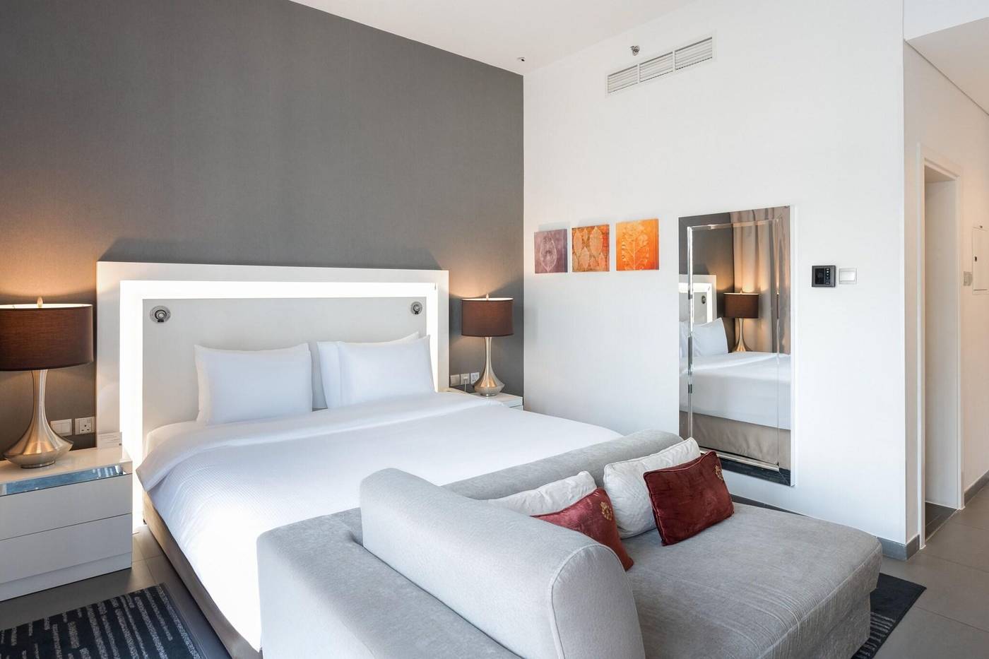 Wyndham-Dubai-Marina-Room-33