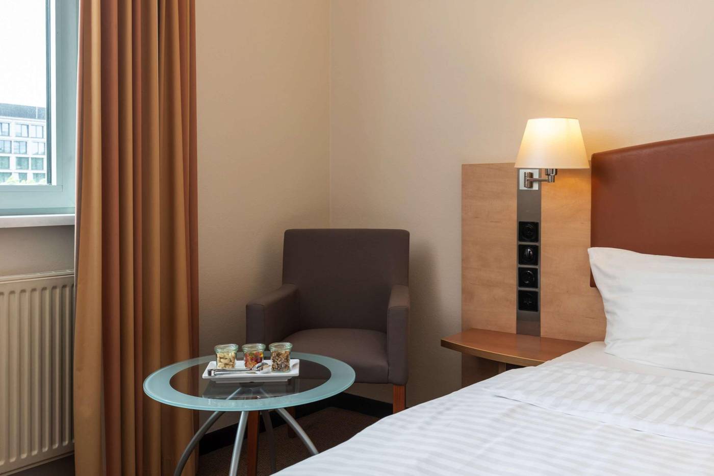 IntercityHotel-Berlin-Ostbahnhof-Room-11